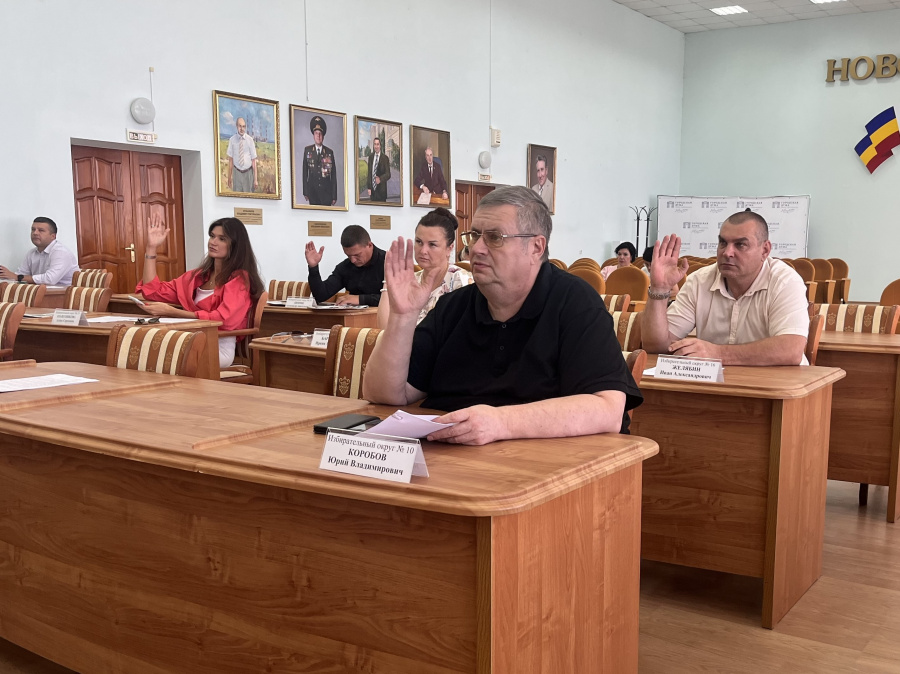 Депутаты рассмотрели итоги года программы по развитию образования  