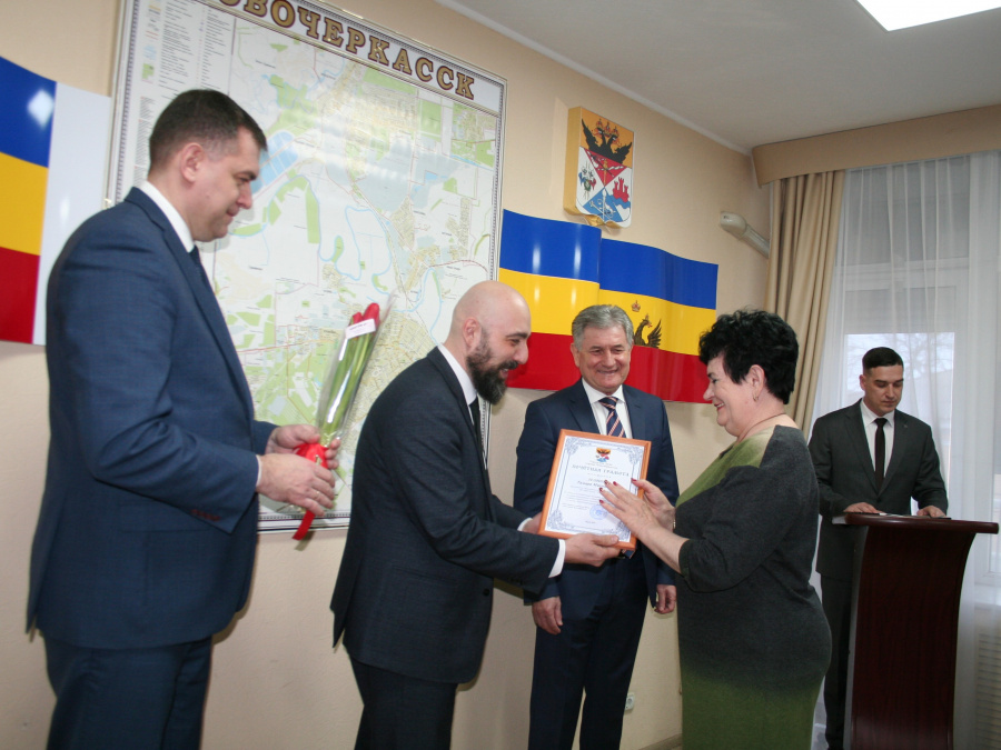 Новочеркасская Дума поздравила ветеранов города с наступающим 8 марта